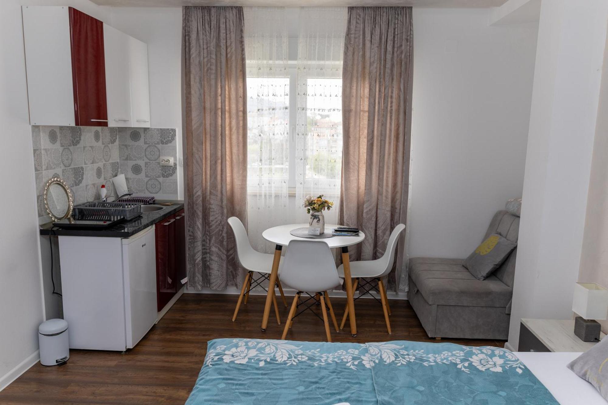 Apartmani Hm Τρέμπινιε Εξωτερικό φωτογραφία